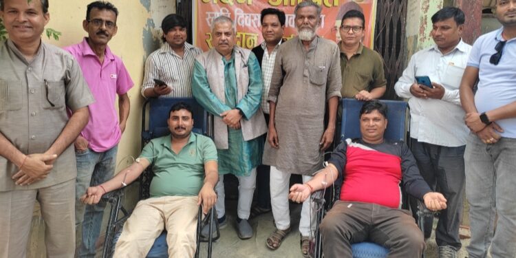 मदन-आश्रित दिवसमा सप्तरीमा रक्तदान