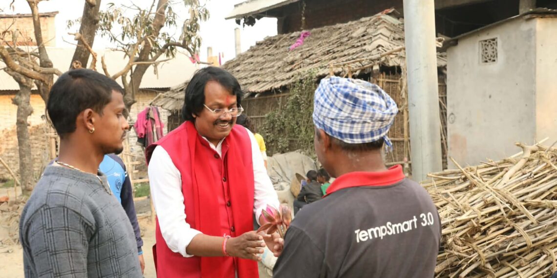 चुनावी मैदानमा सीके राउतलाई मतदाताको यस्तो स्वागत…