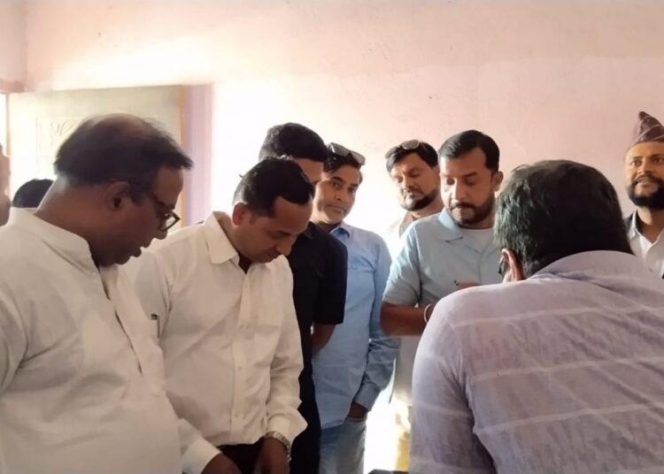 श्रम तथा यातायात मन्त्री सुमनद्वारा यातायात कार्यालय अनुगमन(फोटोफिचर)